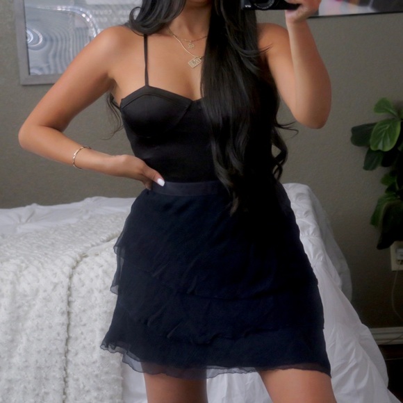 L’AGENCE Navy Silk Ruffle Skirt - Picture 3 of 14